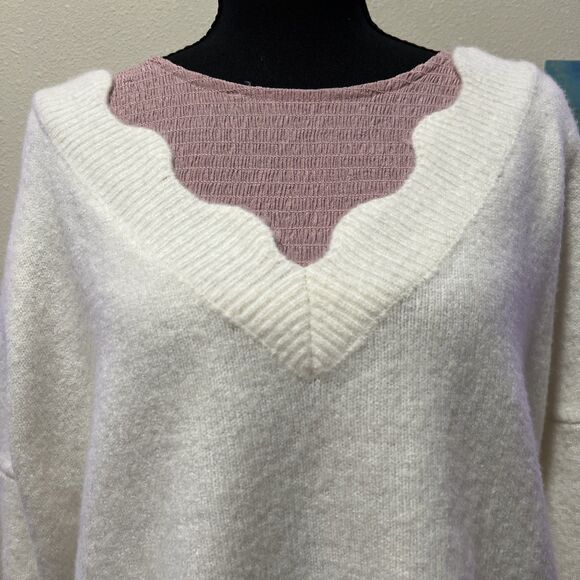 ee: Sweaters - ee: some women's scallop edge sweater in white, size m/l, dainty softgirl